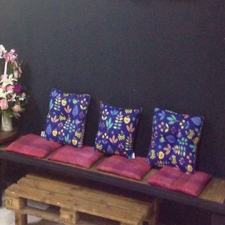 Cham Cha Hostel Chiang Mai Luaran gambar